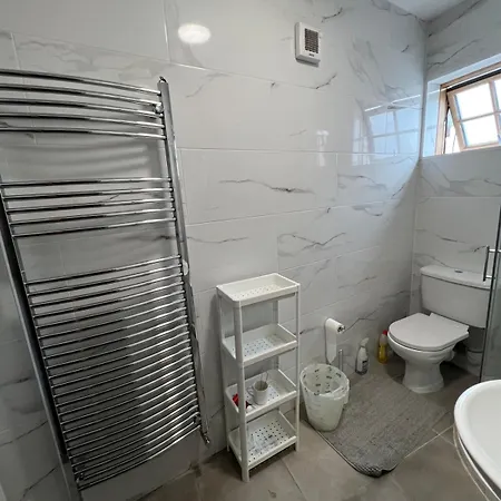 Stylish Red Brick Detached House Nr Centre Appartement